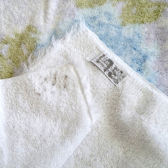 Set of vintage Fieldcrest fringed towels blue roses - Picture 6 of 6